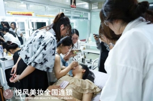 花几千块学化妆到底值不值？