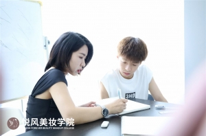 “爆款妆容+商业跟妆”双线教学！悦风美妆教你赚钱的技术