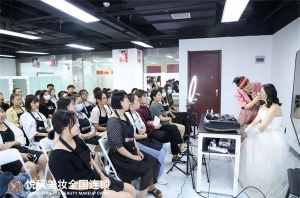 零基础学化妆，就选悦风美妆学院
