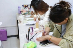 化妆小白别乱报！靠谱学校对比，新手入门优选