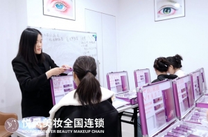 暑假漫展扎堆？练好cos妆造，不用高价约妆娘还次次出片